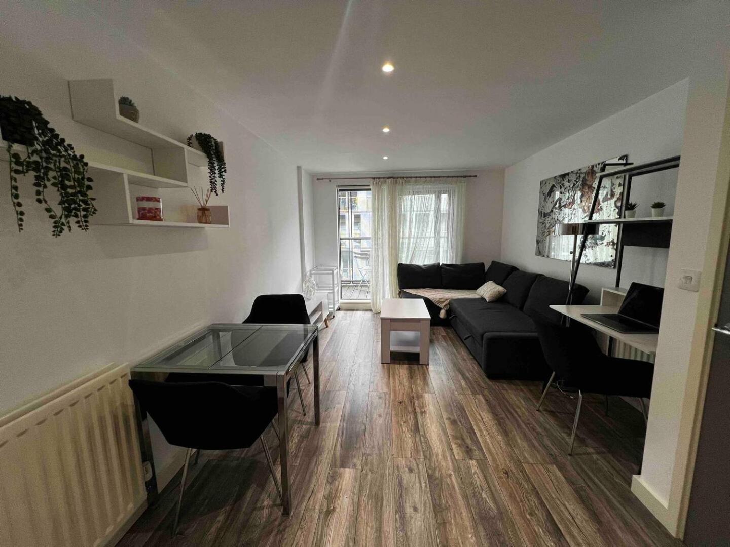 Stylish 1-bed Flat With Sofa-bed In Appartamento *